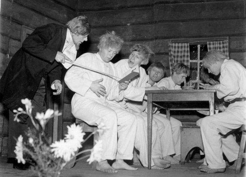 Tiedosto:Näytelmä Seitsemän veljestä vuoden 1956 kulttuuripäivien päättäjäisissä.jpg