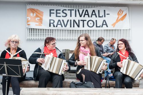 Haitaria voi soittaa monessa paikkaa. Kuva: Lauri Oino