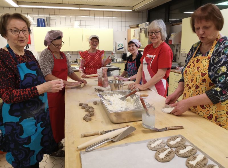 Tiedosto:Piirakkatalkoot 2022 Kuva M. Piipponen.jpg